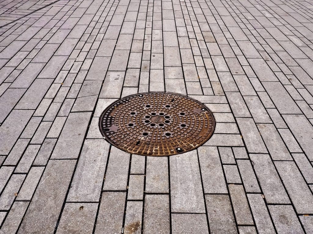 マンホール